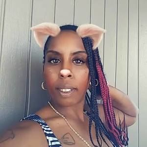 Meet your Posher, Latonya